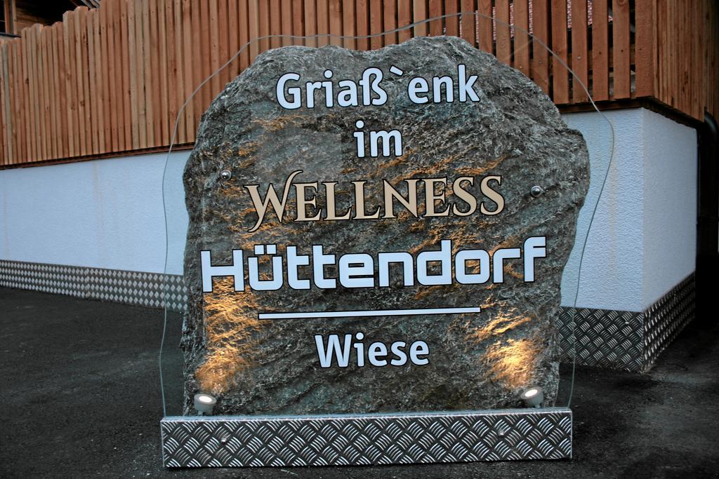 Chalet Wellnesshüttendorf Wiese