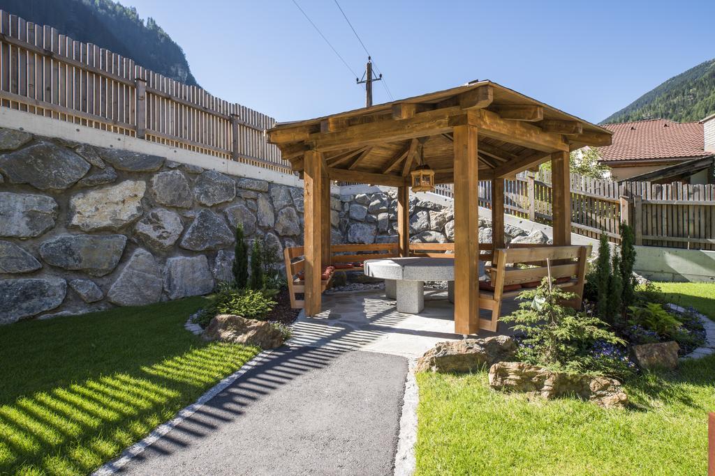 Wellnesshüttendorf Wiese St. Leonhard im Pitztal