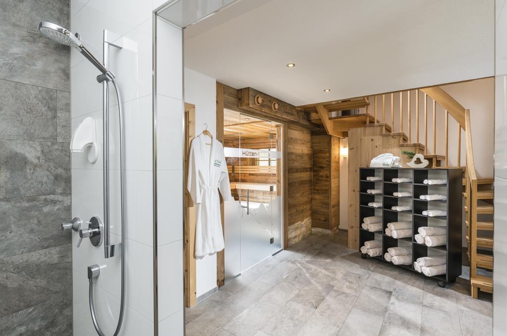 Chalet Wellnesshüttendorf Wiese St. Leonhard im Pitztal