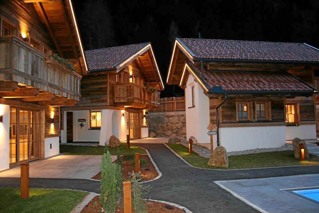 Chalet Wellnesshuettendorf Wiese