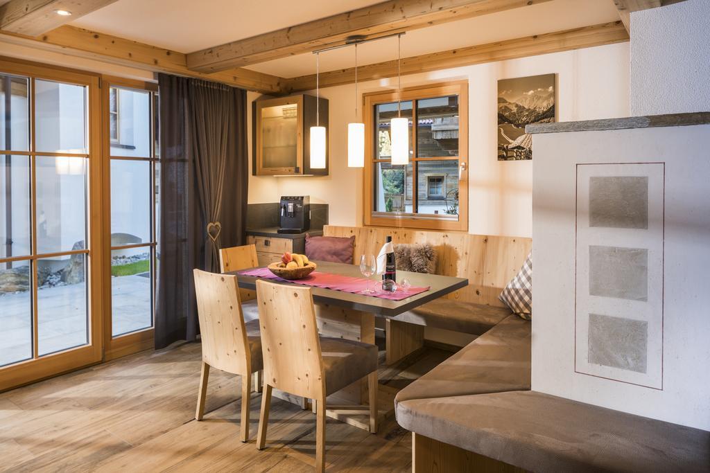 Chalet Wellnesshuettendorf Wiese