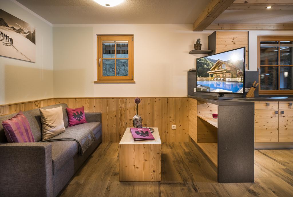 Chalet Wellnesshuettendorf Wiese Sankt Leonhard im Pitztal